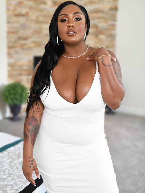 Үлкен бөкселері бар бразилиялық порно актрисалар