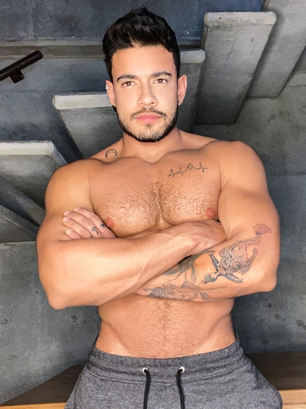Alejo Ospina’s Profile on Men