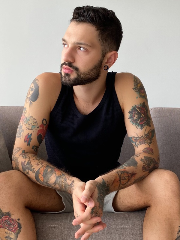 Igor Lucios’s Profile on Male Access