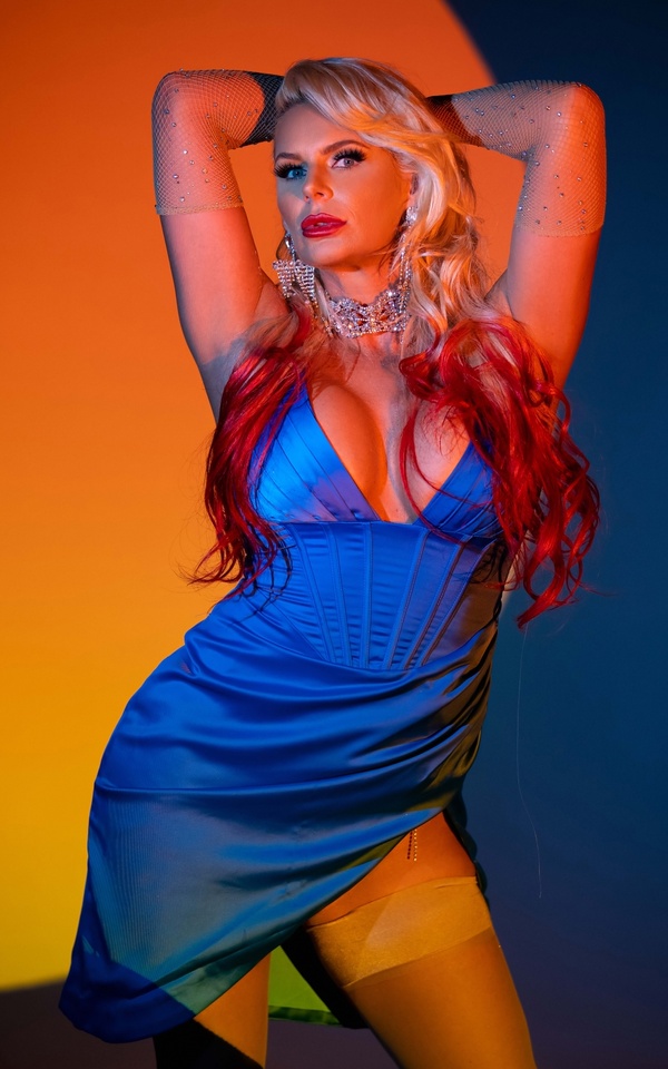 Phoenix Marie Whore In Blue Dress - Nude Phoenix Marie XXX Lesbian Videos and HQ Pics | Twistys